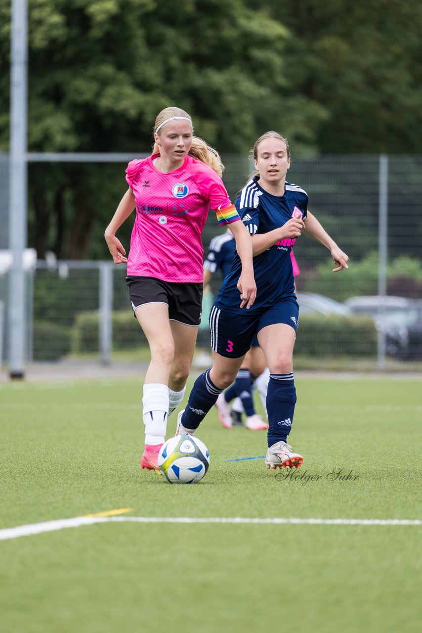 Bild 150 - wCJ Osterroenfelder TSV - VfL Pinneberg : Ergebnis: 0:15